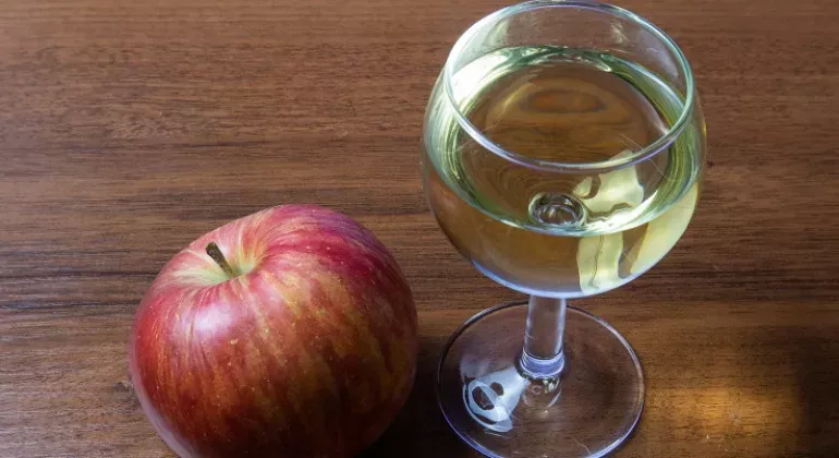 Вино із яблучного соку