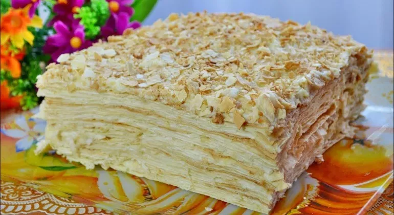 Смачний рецепт листкового торту з масляно-заварним кремом