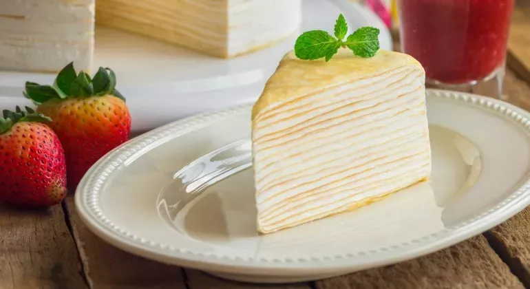 Ідеальний рецепт млинцевого торта із заварним кремом