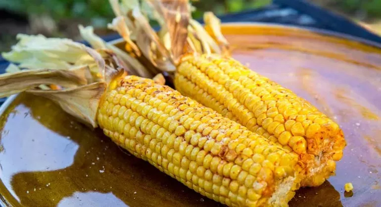 Рецепт кукурудзи на грилі з ароматною скоринкою 