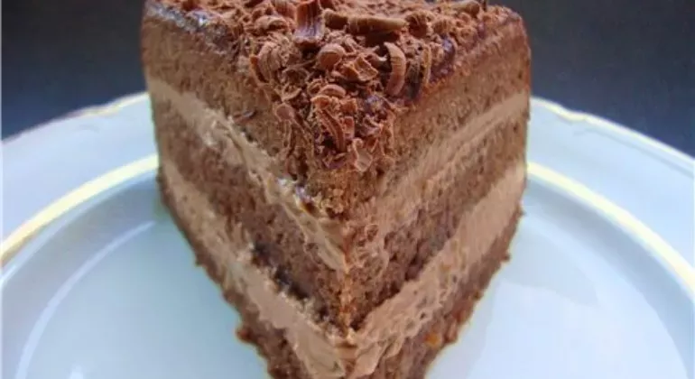 Як приготувати торт Прага в мультиварці з шоколадним кремом