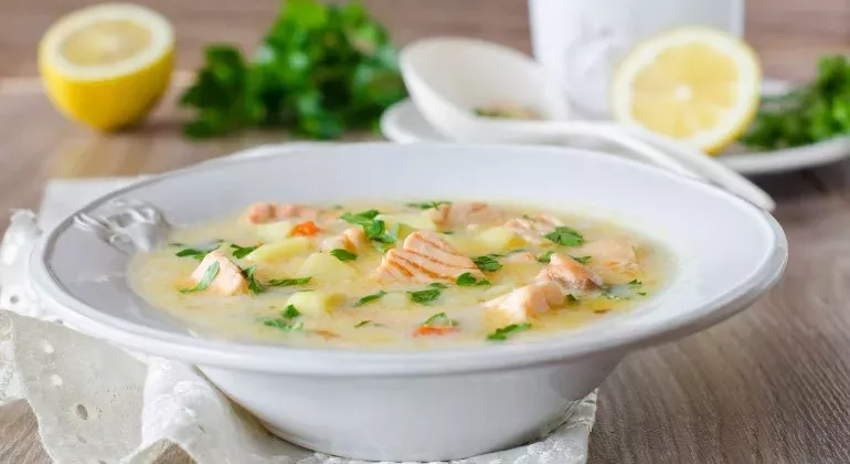 Рибний суп з сиром