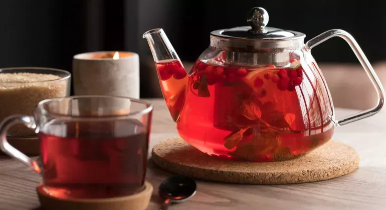 Натуральний фруктовий чай з пелюстками роз