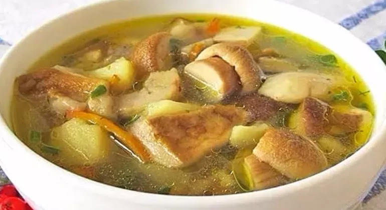 Суп із сушених білих грибів