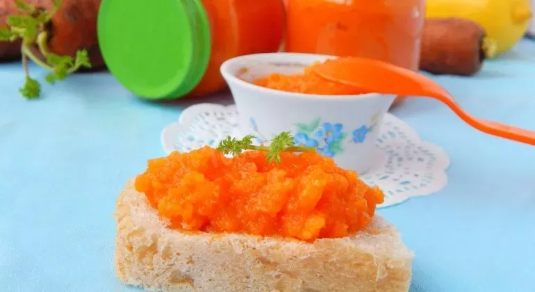 Морквяного пюре для гарніру та дитячого харчування