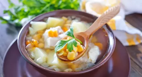 Суп з кукурудзою та овочами - рецепт зі смаком домашньої кухні