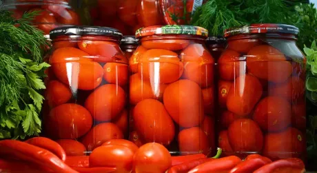 Рецепт солодких маринованих помідорів