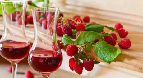 Рецепт домашнього вина з малини