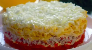 Листковий салат з крабовим м'ясом
