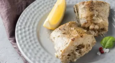 Запечений минтай у духовці