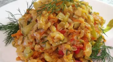 Як смачно тушкувати кабачки з овочами на сковороді