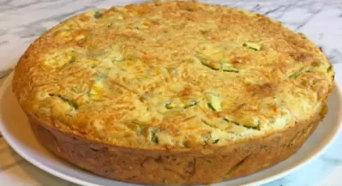 Кабачковий пиріг з м'ясними фрикадельками