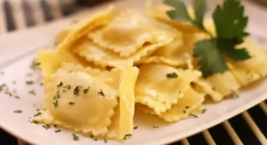 Равиоли, рецепт с сыром и базиликом