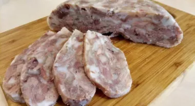 Рецепт домашнього зельцу зі свинячої голови