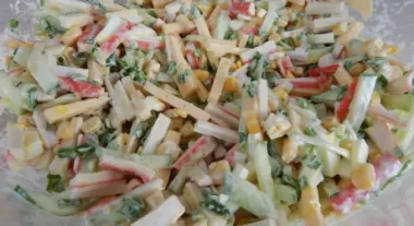 Салат з крабовими паличками та огірком