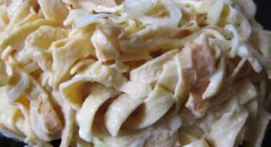 Салат із млинців з копченою куркою